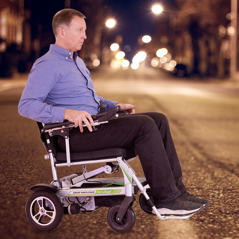 Airwheel full-automatic folding smart wheelchair